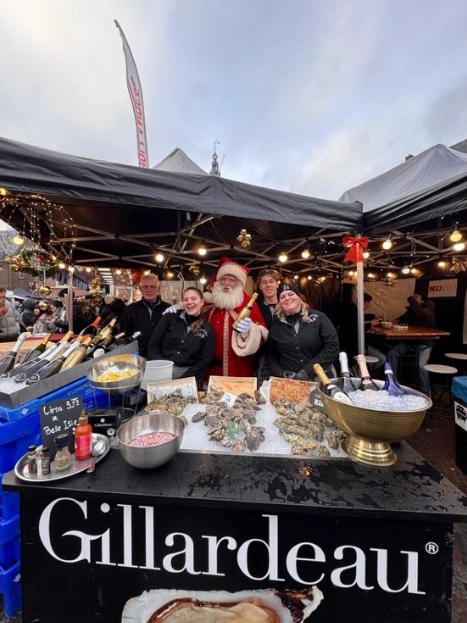 Vera op de kerstmarkt.