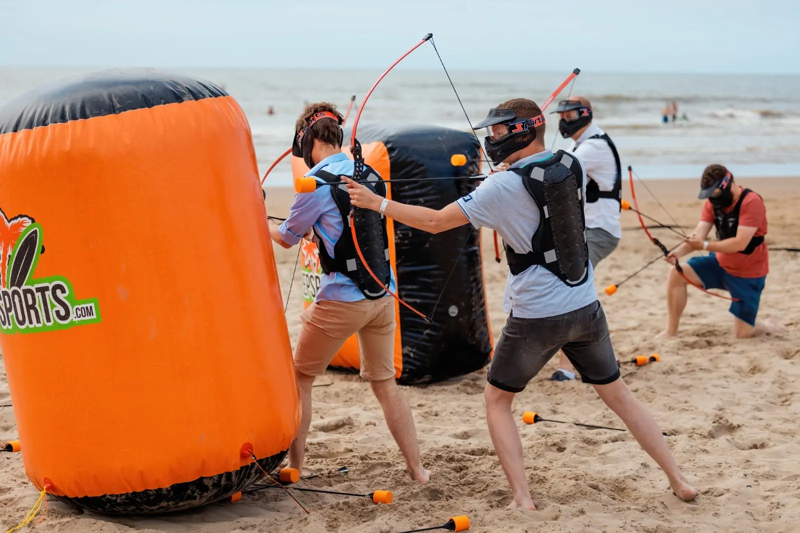 Archery Tag aan het strand van Zandvoort