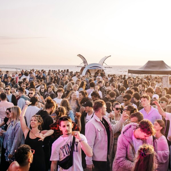 Groep mensen bij Zandvoort Alive