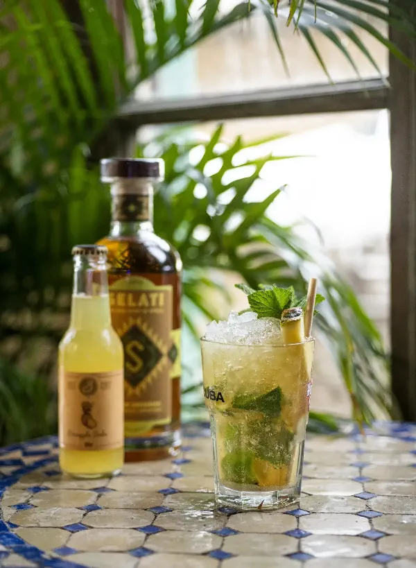Cocktail bij Mango's.